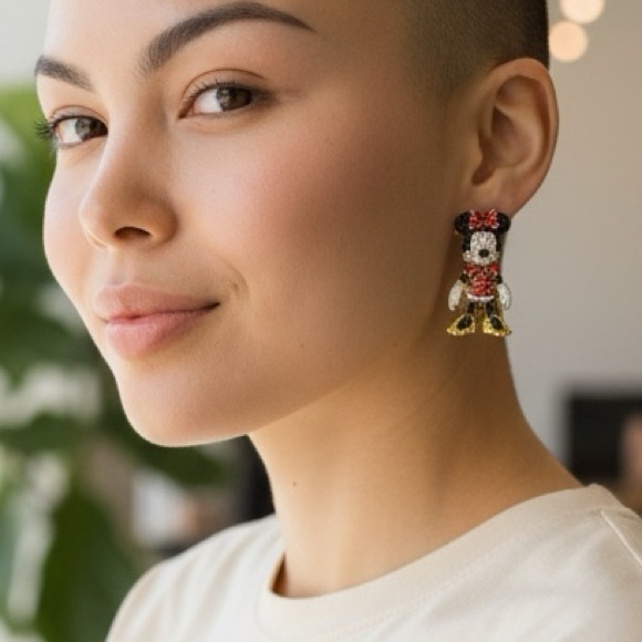 Minnie Mouse Earrings - Picture 3 of 3